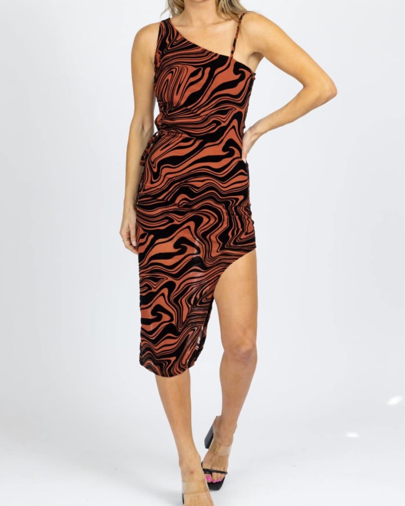 Front of a model wearing a size L Asymmetric Cutout Midi Dress In Rustic Abstract in Rustic Abstract by ENDLESS BLU.. | dia_product_style_image_id:351543